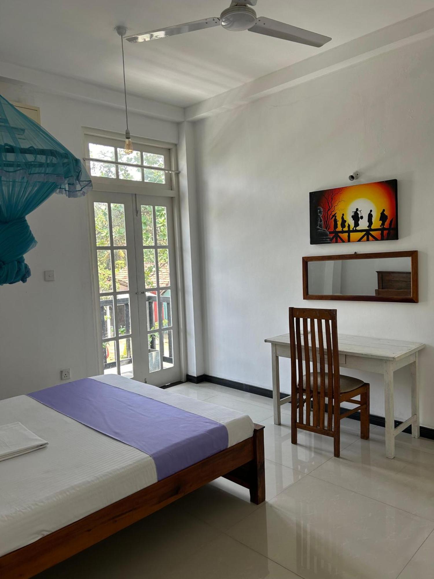 White House & Sea Food Restaurant Hostel Hikkaduwa Buitenkant foto
